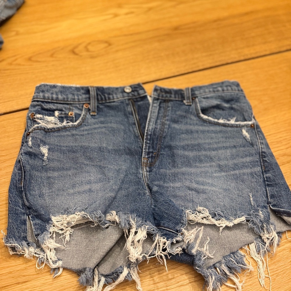 Abercrombie & Fitch High Rise Mom Short